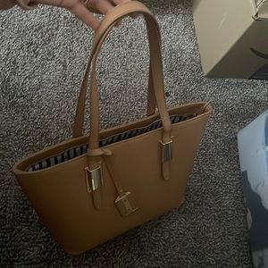 New but used a few months brown shoulder purse